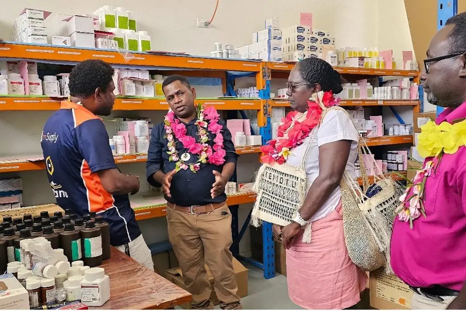 The Health Minister (c) met with officers and had lengthy discussions on challenges faced in getting the medication to Lata from the National Medical Stores (Honiara) and challenges in distributing medical supplies to Outer Islands.