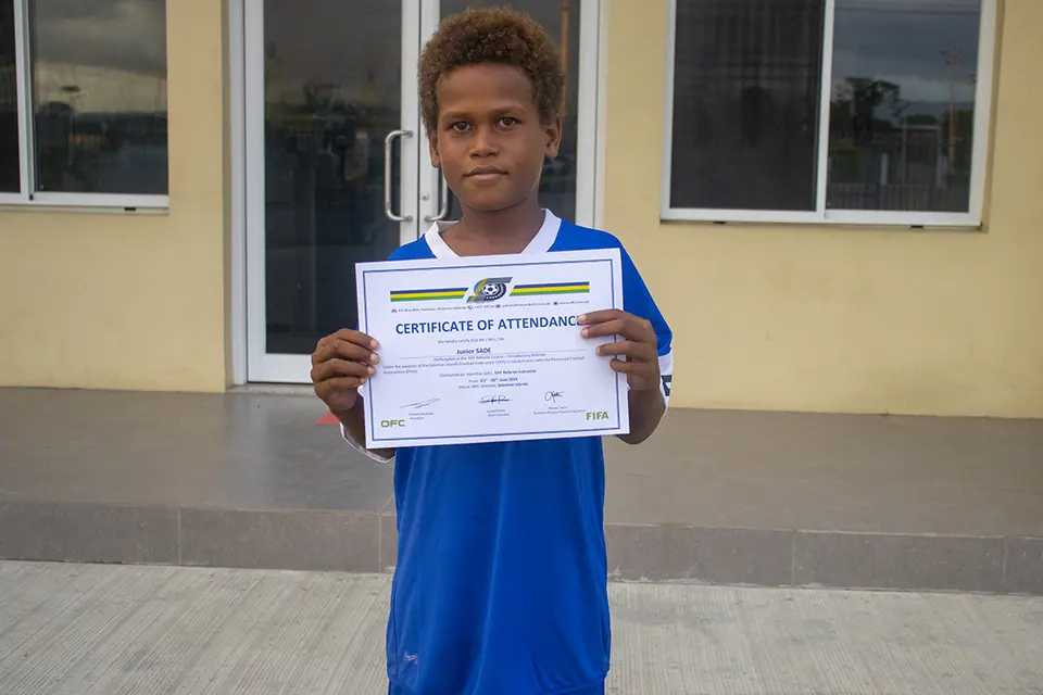At just 14, Junior’s ambition led him to enroll in the basic refereeing course, a pioneering step for someone of his age in the country.